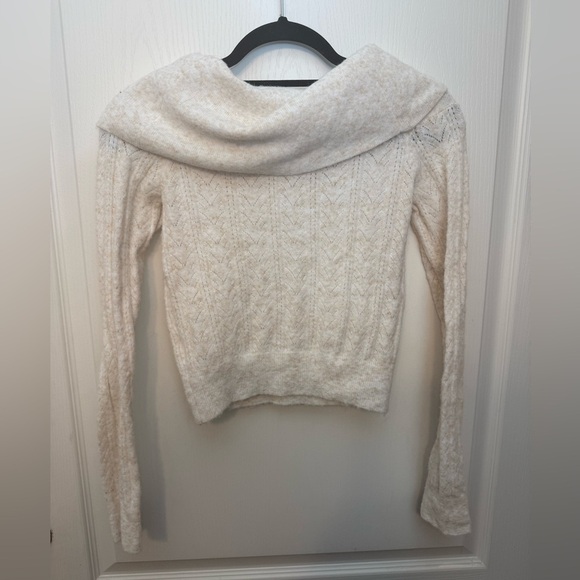 Jessica Simpson Sweaters - Elegant Cream Sweater super soft
